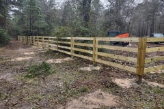 4-rial-treated-wood-fence-all-screws